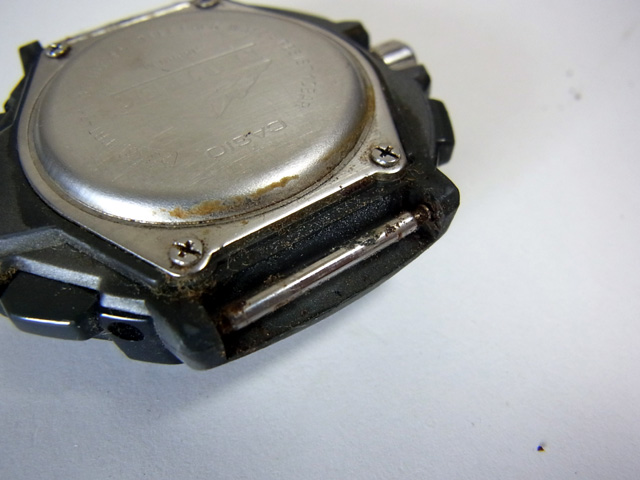 ケースは垢まみれ