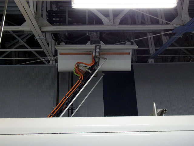 電気バスの充電用パンタグラフ