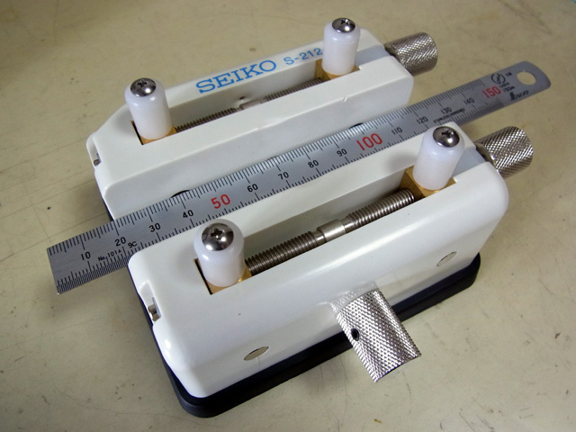 セイコー万能ケースホルダーS-212