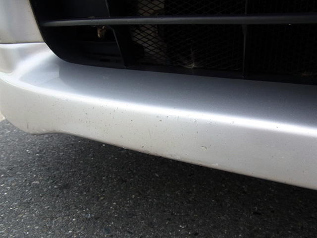 フロントリップの傷その2