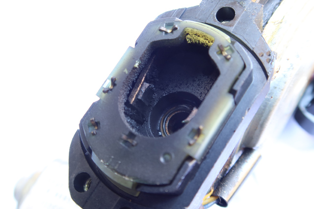 運転席側モーター、ブラシの摩耗具合