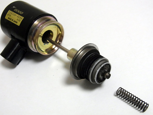 中身はソレノイド