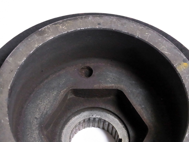 回転バランス調整用の穴