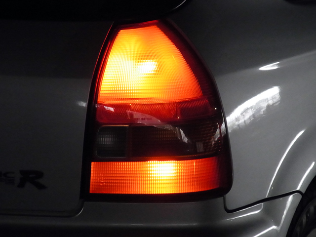 リアコンビネーションランプの点灯具合