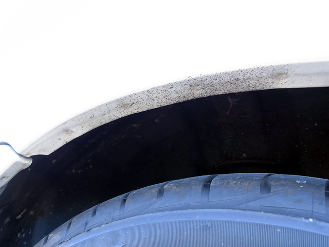 飛び散ったアンダーコート