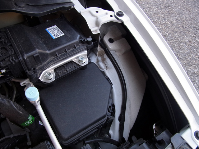 フロントフェンダーはプラスチック製