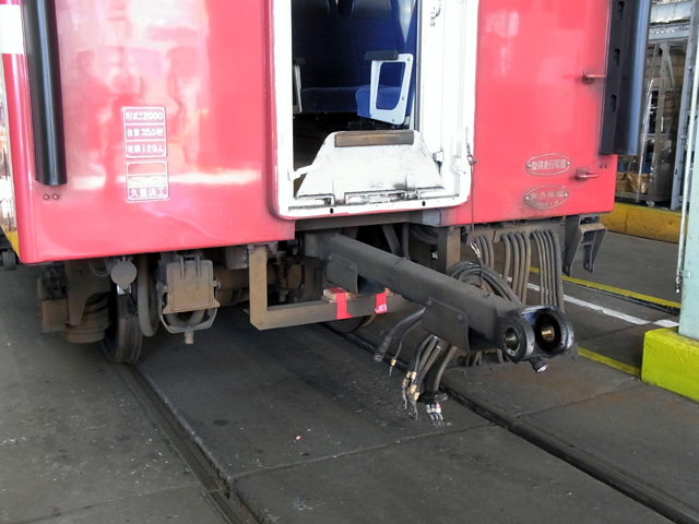 京急2000形の妻面