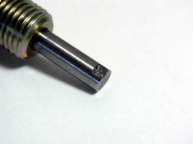 欠けたマグネットドレンボルト