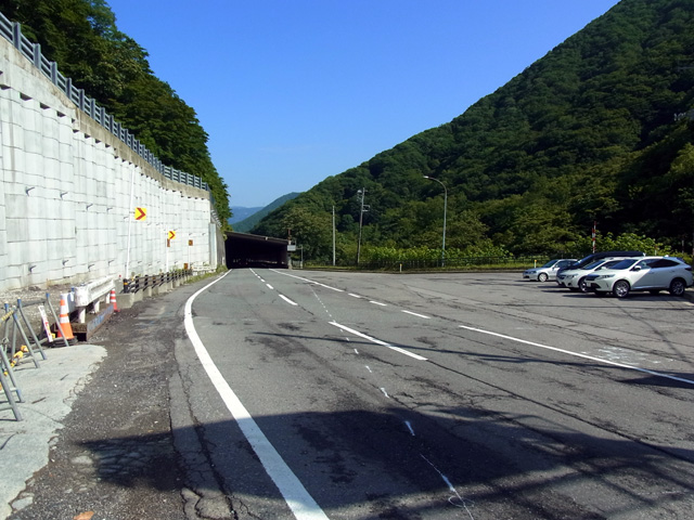 国道17号新潟側を見る