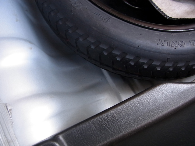 スペアタイヤ置き場