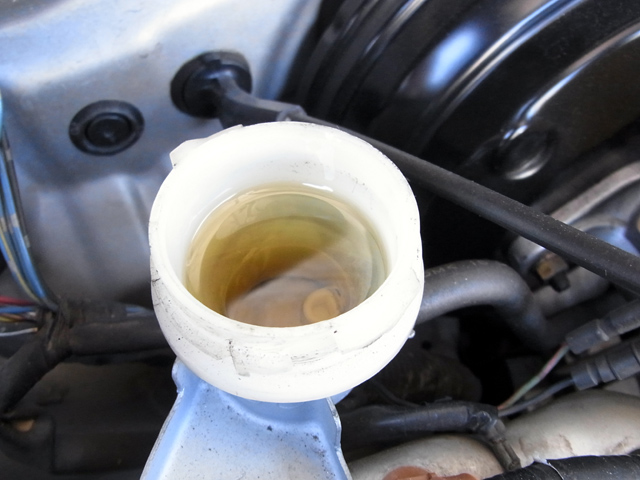 クラッチフルードチェック