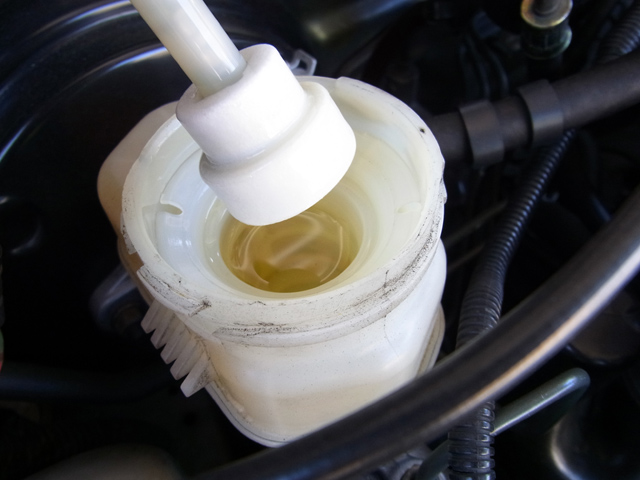 ブレーキフルードチェック