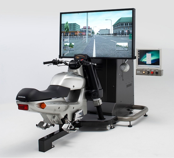HONDA 安全運転教育用二輪ライディングシミュレーター