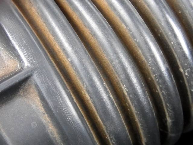 エアフロチューブの蛇腹部分