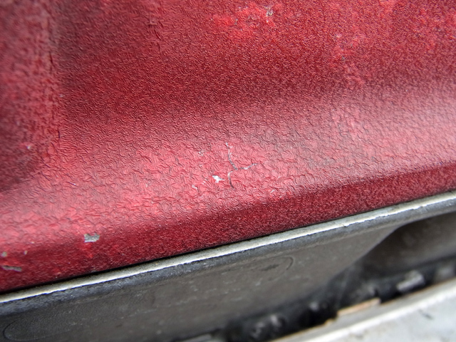 ヘッドカバーの結晶塗装に亀裂