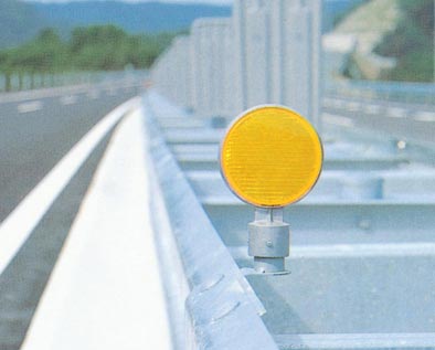 高速道路用デリネーター