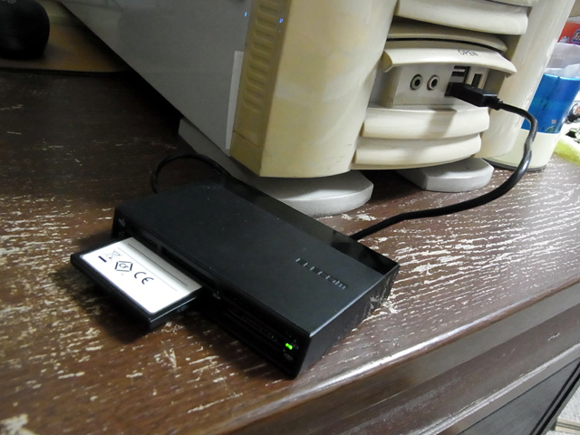 CFカードリーダーを借りる