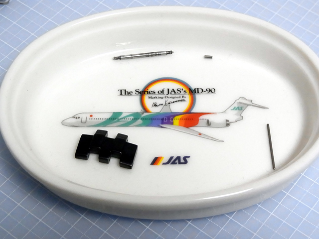 小物は小皿で仮置き