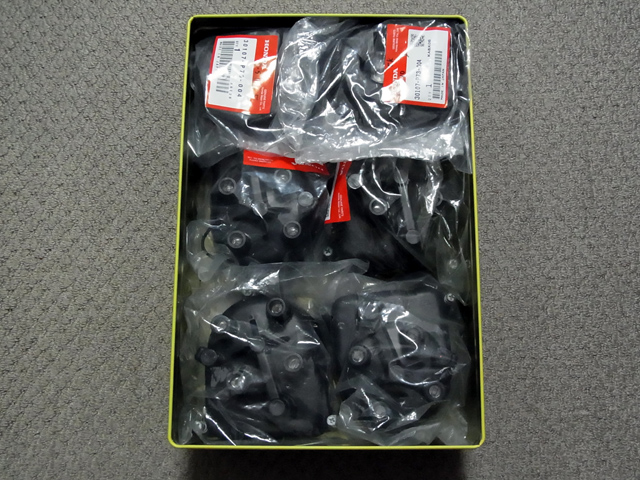 デスビキャップ、ローターの収納箱