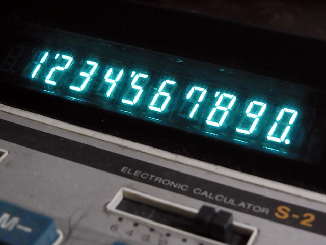 蛍光表示管の電卓