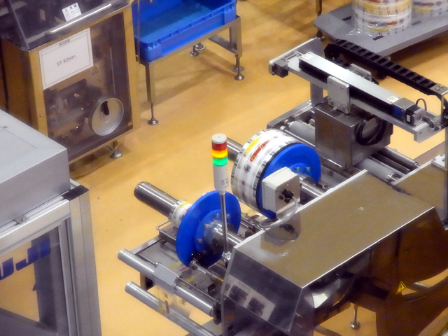 梱包用パッケージのリール交換直前