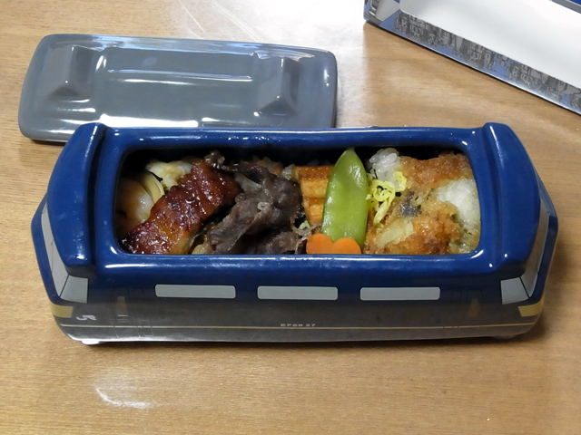 EF66 27弁当の中身