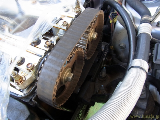 B16Bのカムプーリーとタイミングベルト