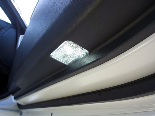 照度がアップしたカーテシランプ