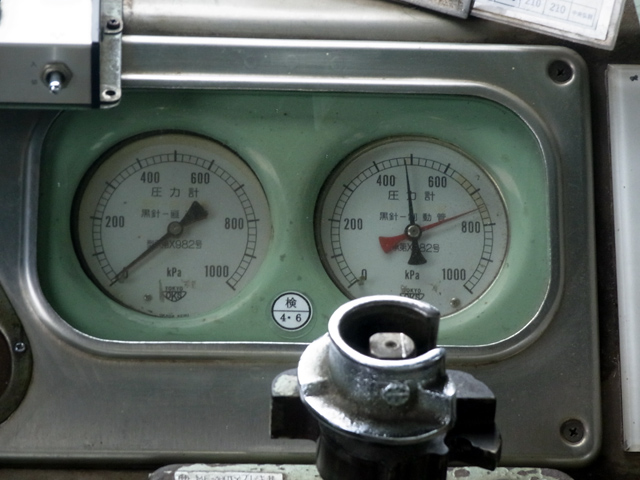 色褪せた圧力計