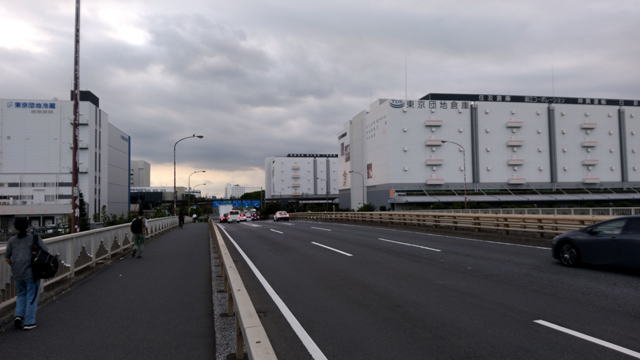 お盆期間の環七通り