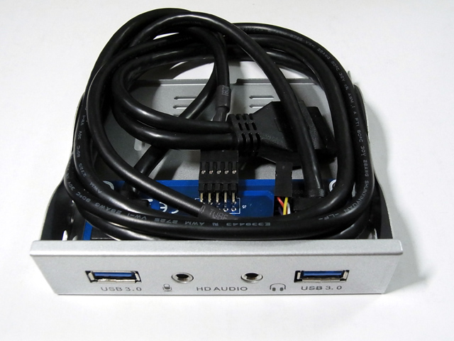 USB 3.0のフロント用ポート