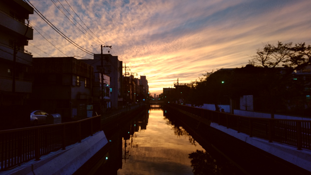夕焼けの内川