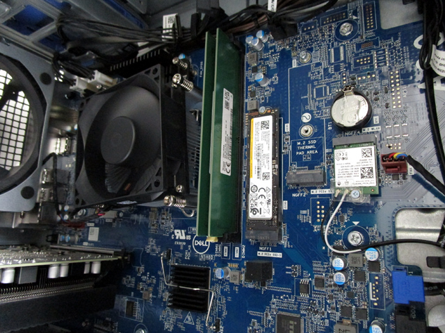 メモリは2スロット