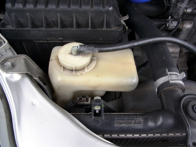 黄ばんだリザーブタンク