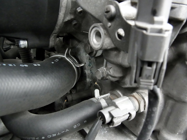 アウトレットからの冷却水漏れ