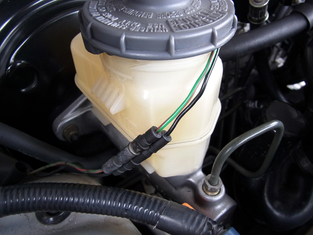 水分を含ませたタオルで清掃