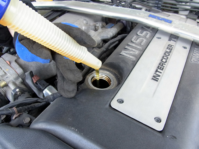 新しいオイルの注入